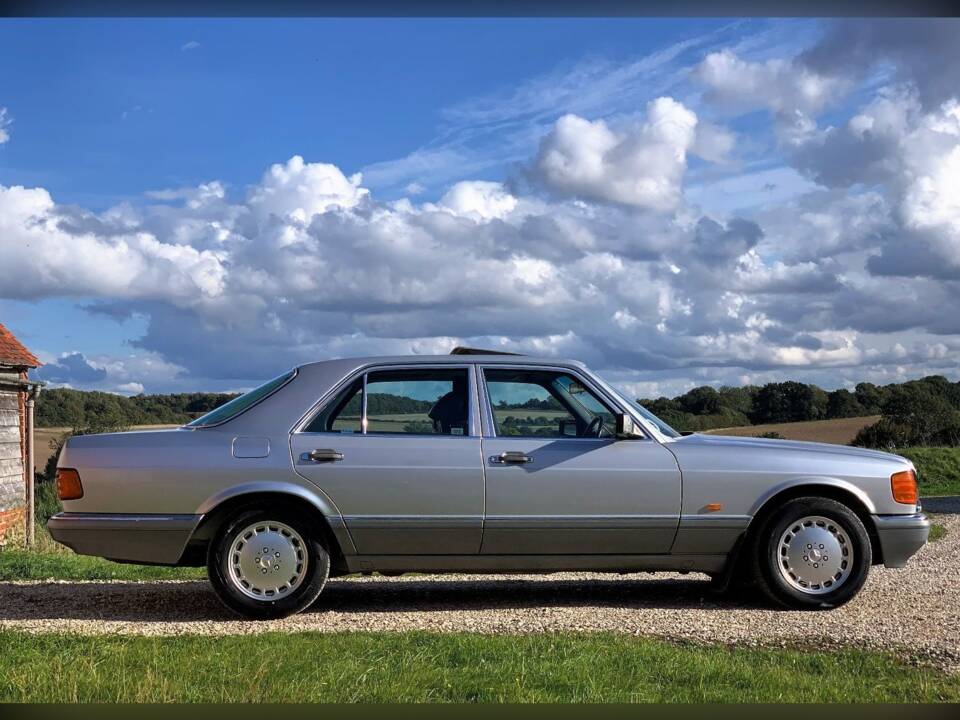 Image 7/37 de Mercedes-Benz 500 SE (1990)