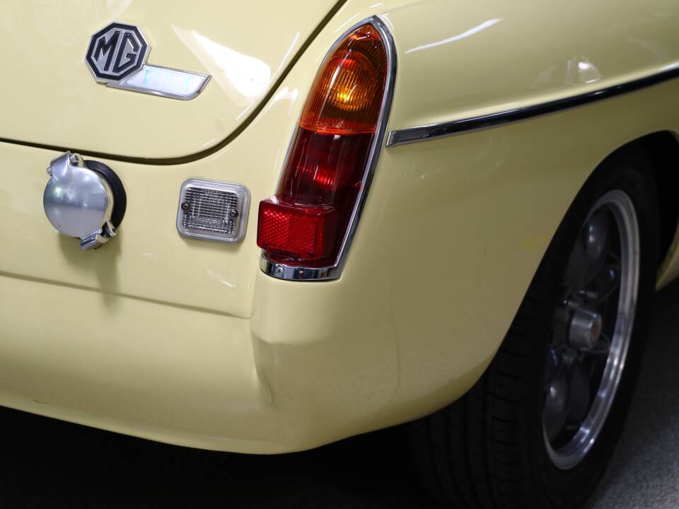Bild 29/34 von MG MGB GT (1966)