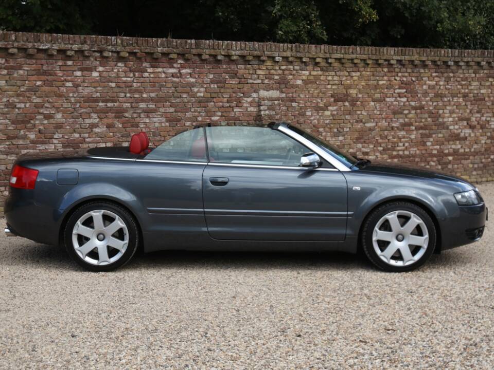 Image 38/50 de Audi S4 (2004)