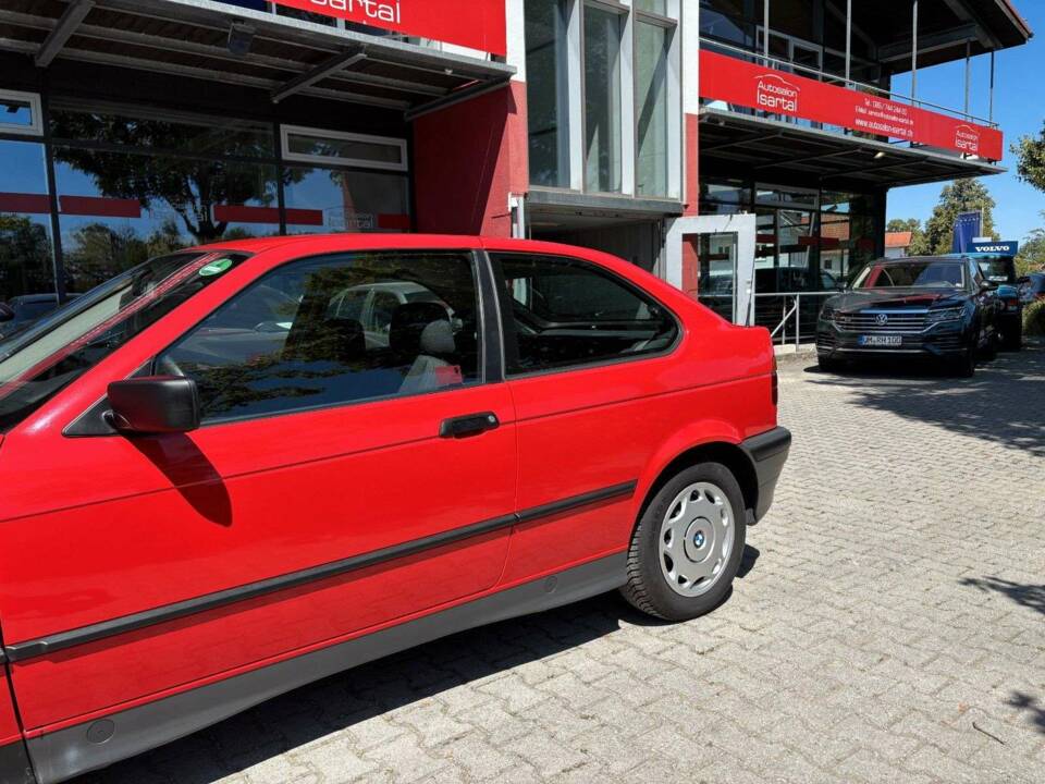 Image 9/21 of BMW 316i Compact (1994)