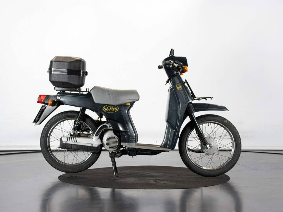Image 5/44 of Honda SH 50 Fifty (1987)