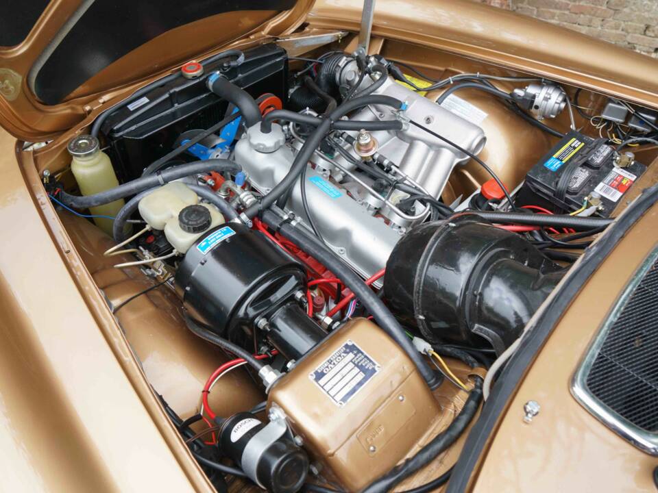 Image 9/50 of Volvo 1800 E (1971)