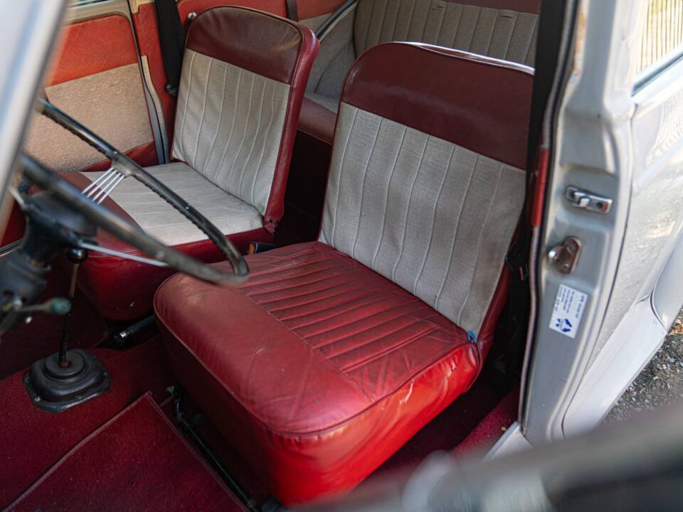 Image 27/50 of Morris Minor 1000 (1958)