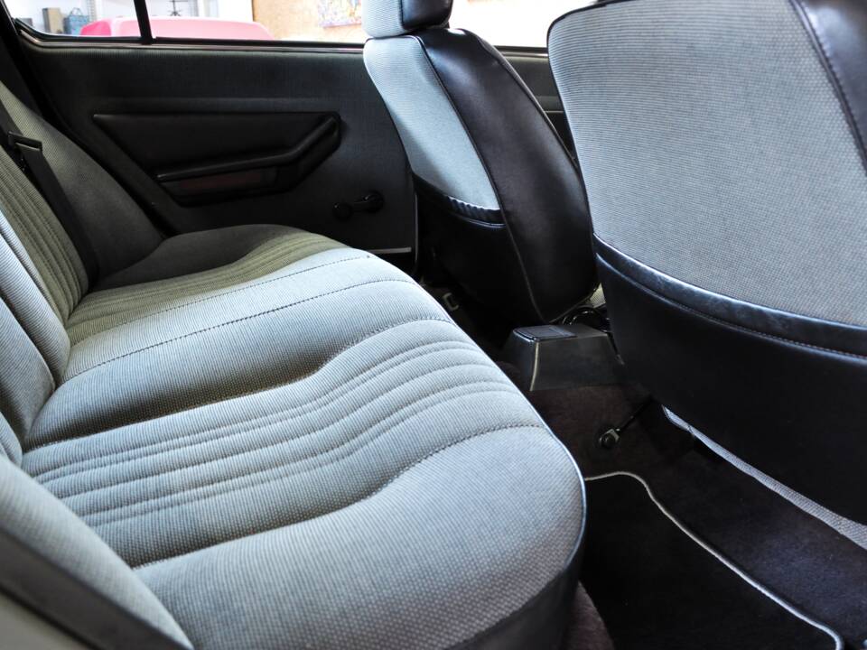 Image 46/49 of Alfa Romeo Alfetta 2.0 (1983)