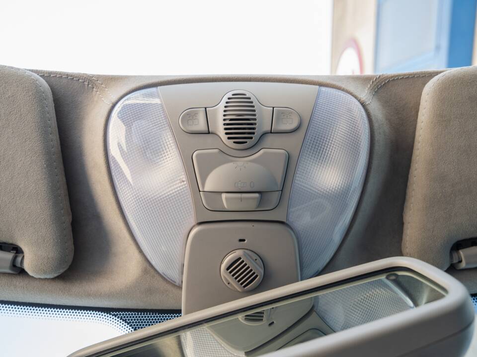Image 78/86 de Mercedes-Benz SL 500 (2002)