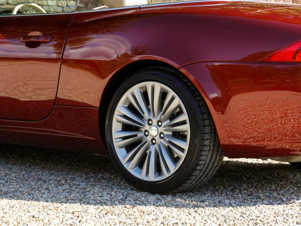 Image 35/50 of Jaguar XK (2011)