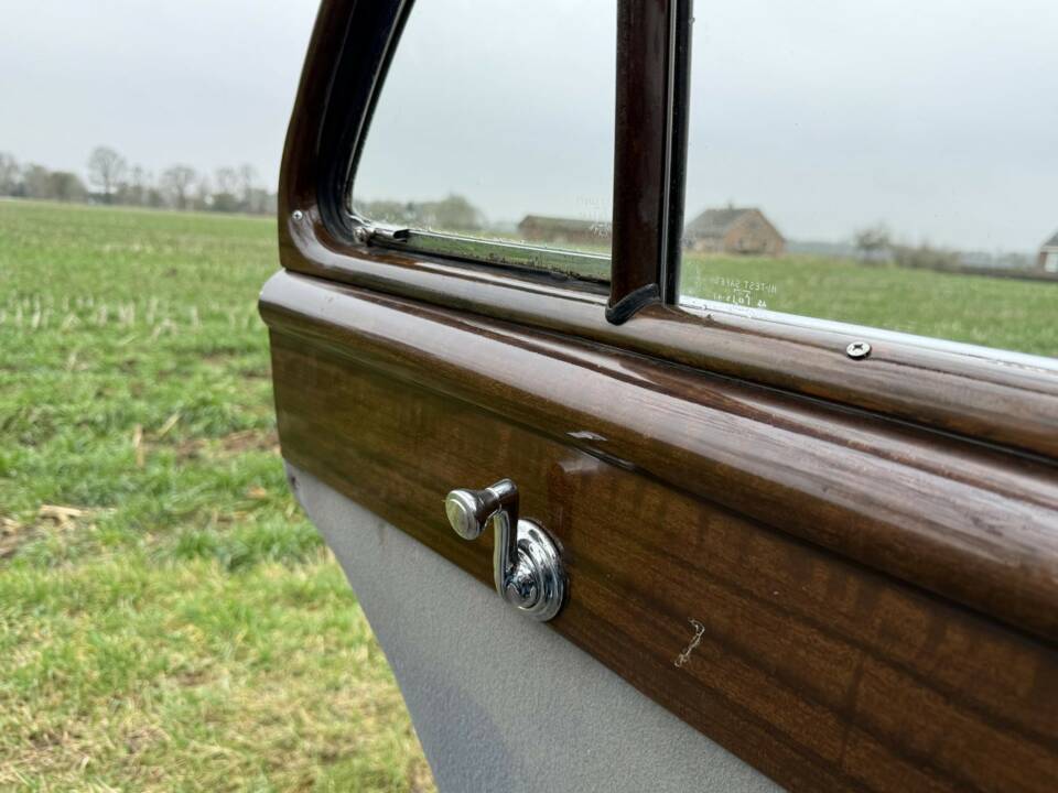 Image 15/24 of Cadillac 62 Sedan (1947)
