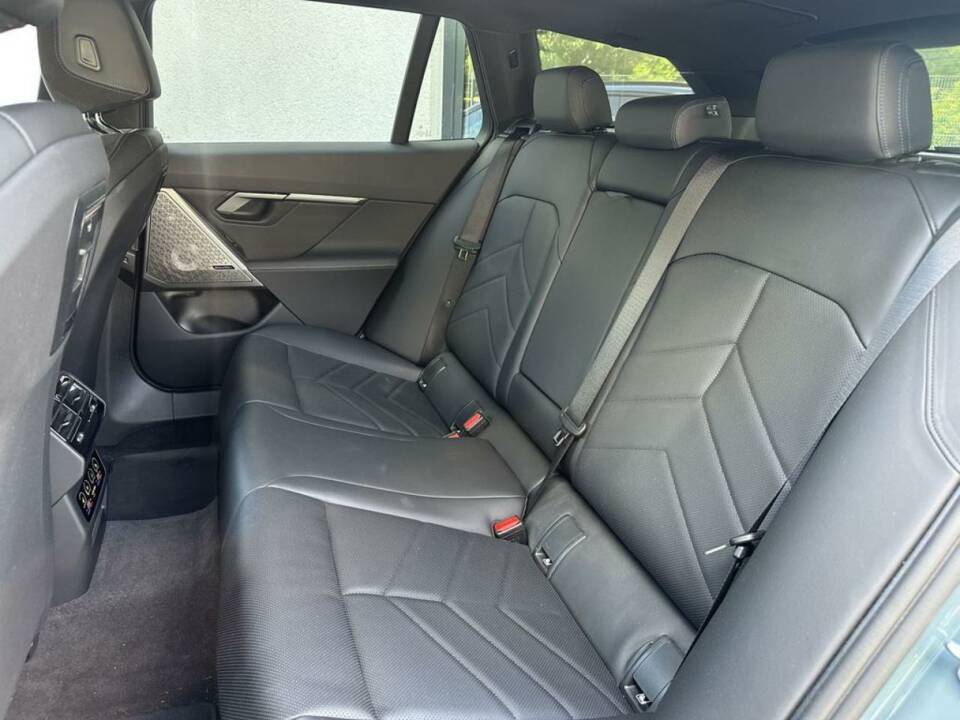 Bild 7/15 von BMW i5 eDrive40 Touring (2024)