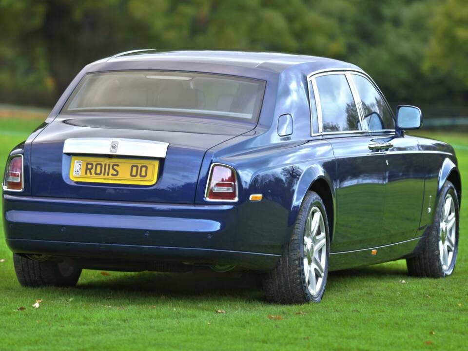 Image 16/50 of Rolls-Royce Phantom VII (2009)