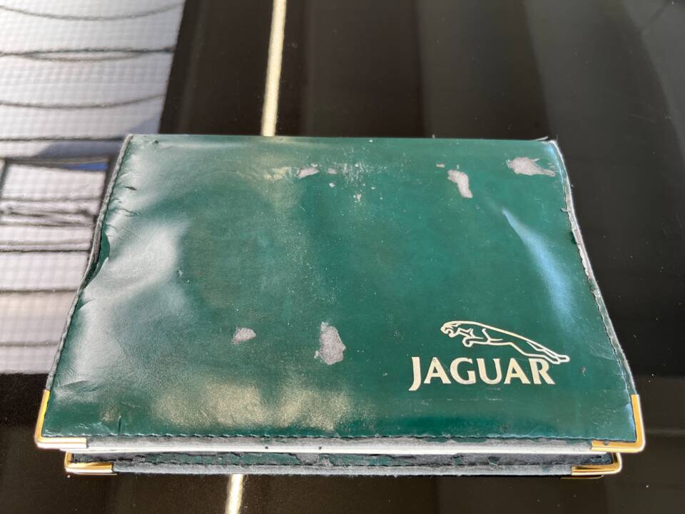 Image 24/50 of Jaguar XJ 8 Sovereign (2000)