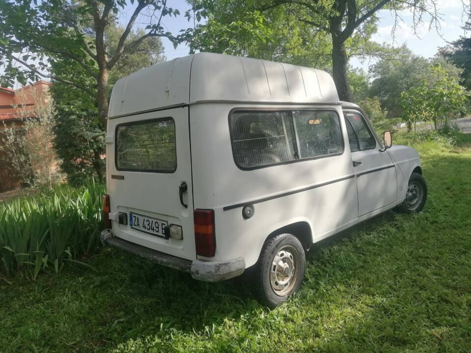 Bild 2/6 von Renault R 4 F6 (1986)