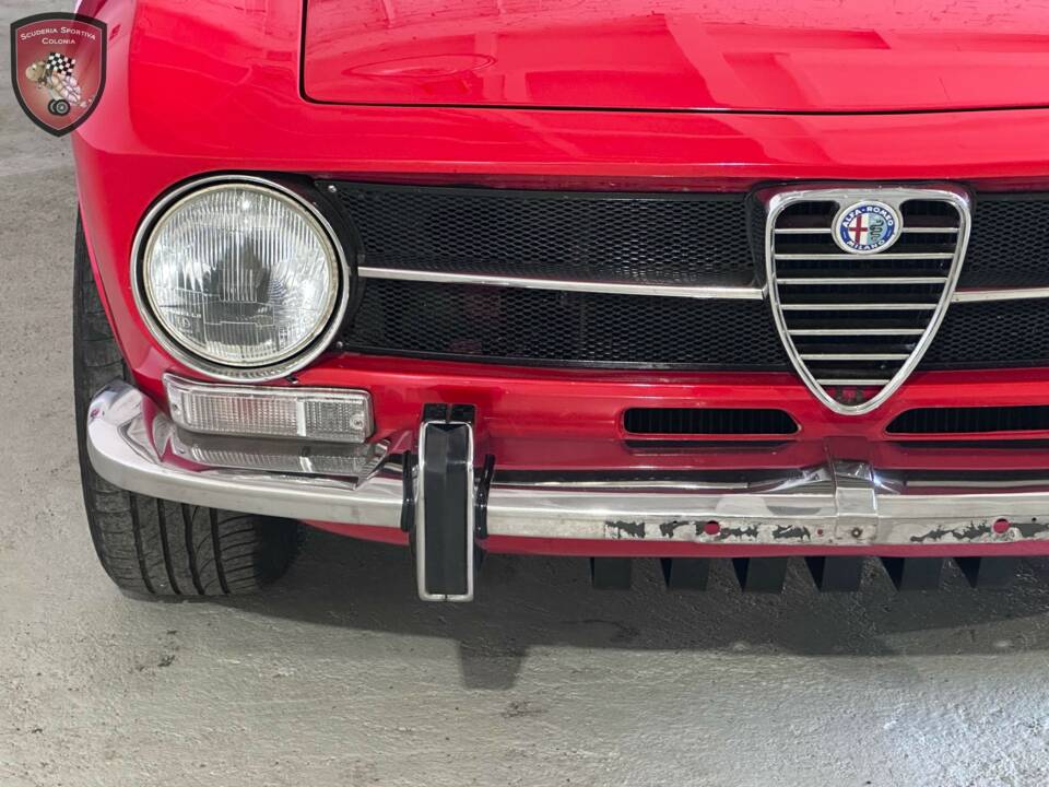 Bild 40/63 von Alfa Romeo Giulia 1300 GT Junior (1973)