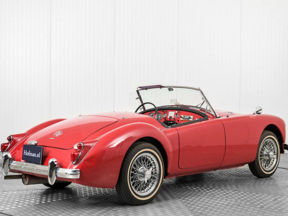 Imagen 2/50 de MG MGA 1600 (1961)