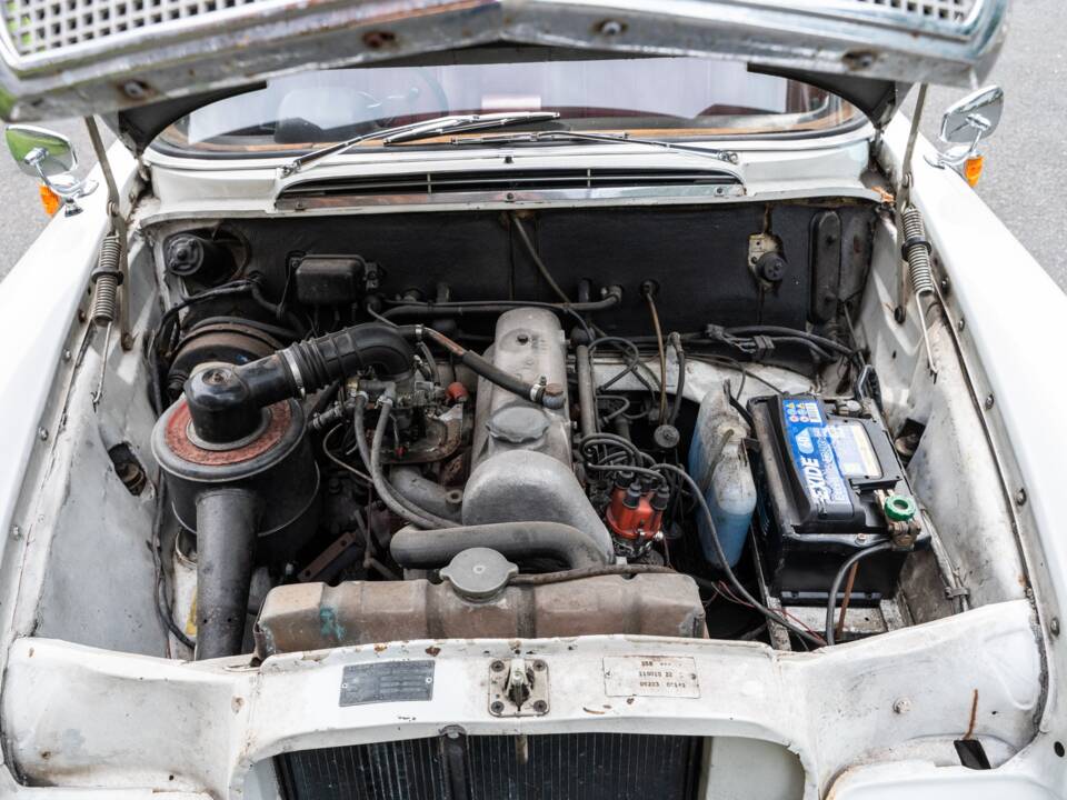 Image 33/35 of Mercedes-Benz 190 c (1965)