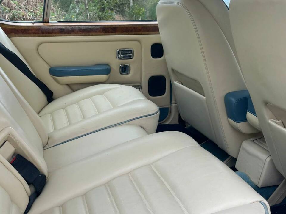Image 7/10 of Bentley Turbo R (1990)