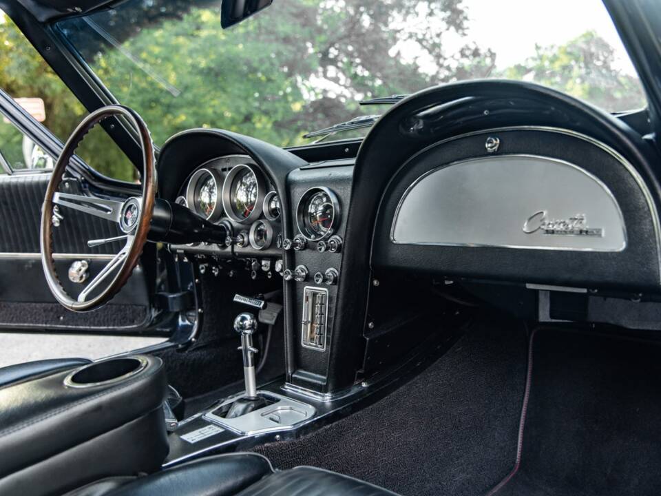 Image 13/18 of Chevrolet Corvette Sting Ray (1964)