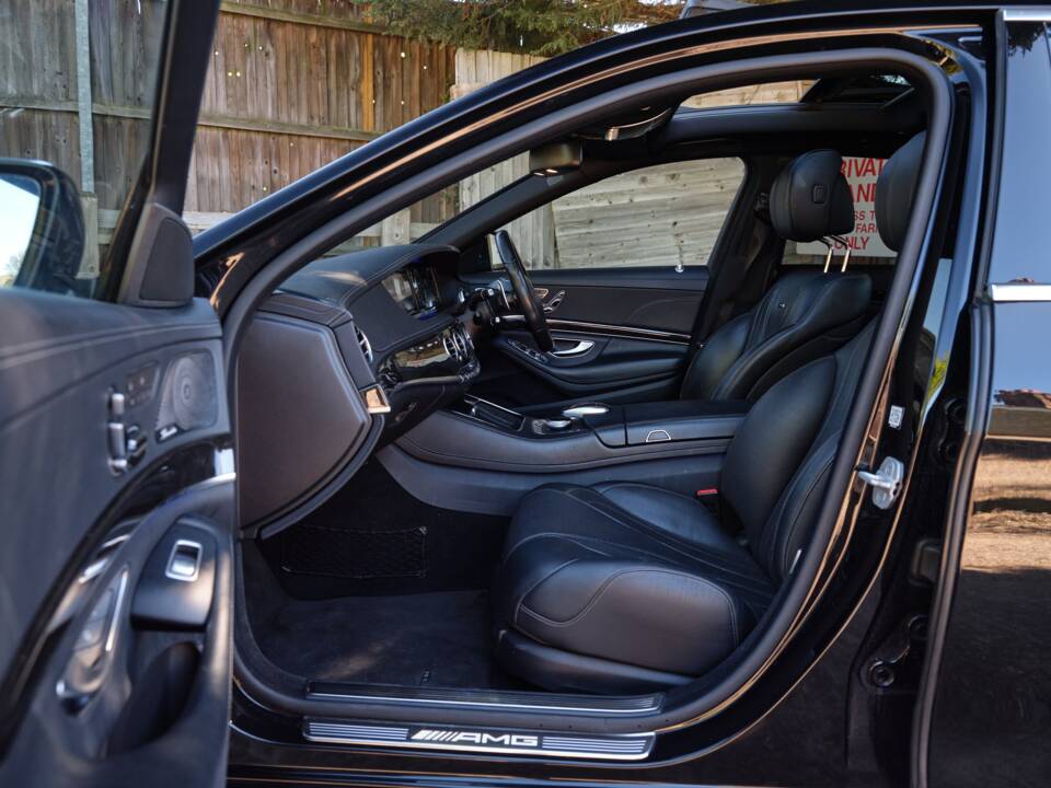 Bild 38/50 von Mercedes-Benz S 63 AMG (2015)