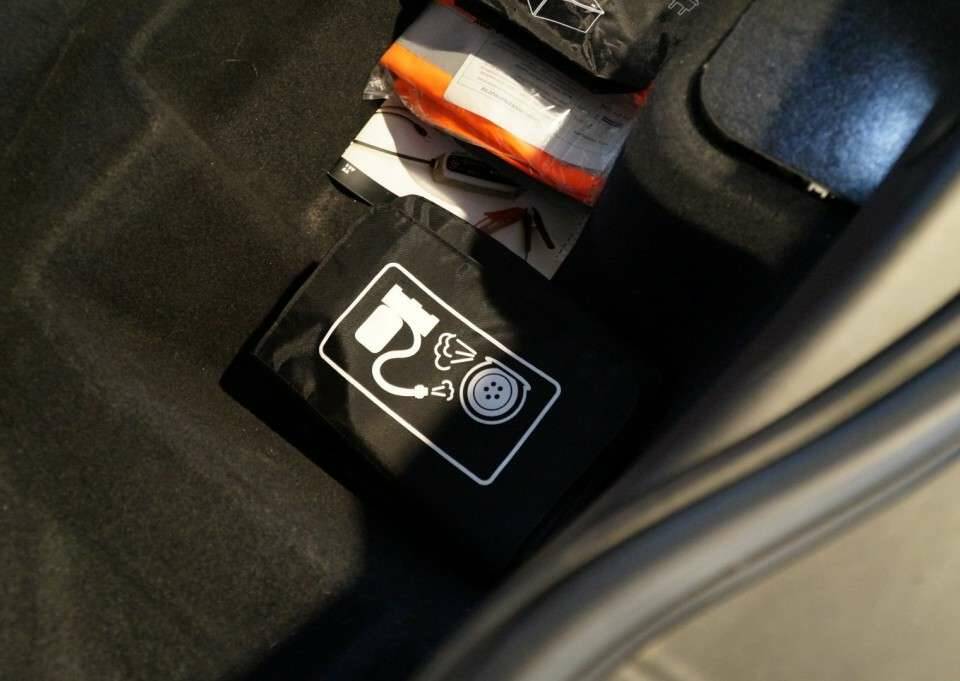 Image 22/50 of Jaguar F-Type (2019)
