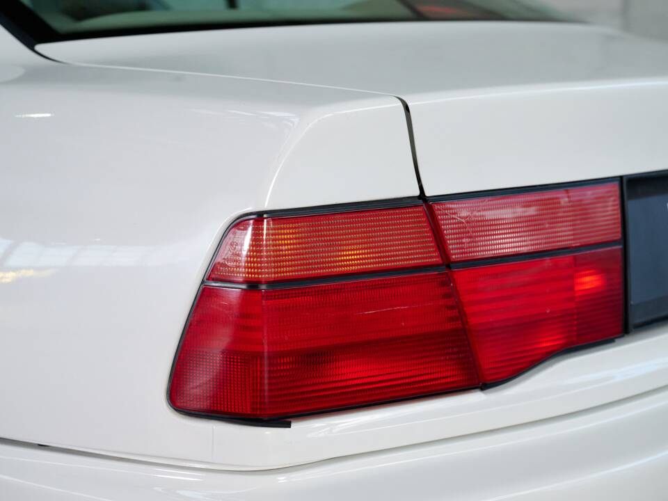 Immagine 18/50 di BMW 850i (1990)