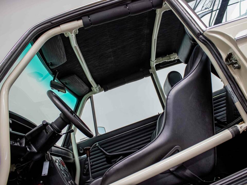 Immagine 21/32 di BMW 2002 tii (1971)