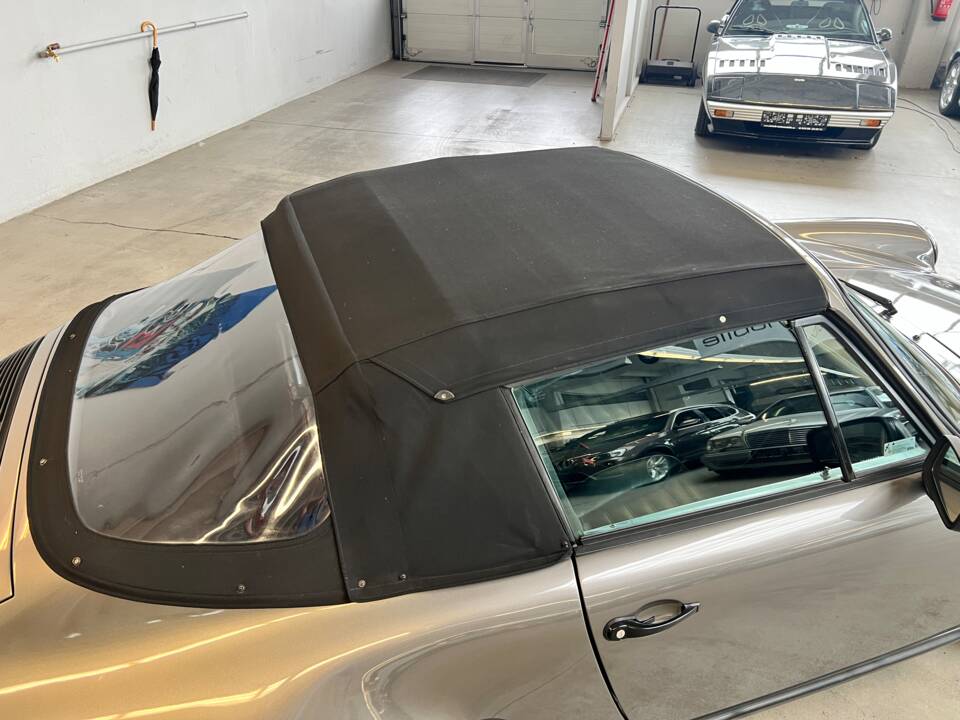 Image 40/71 de Porsche 911 SC 3.0 (1983)