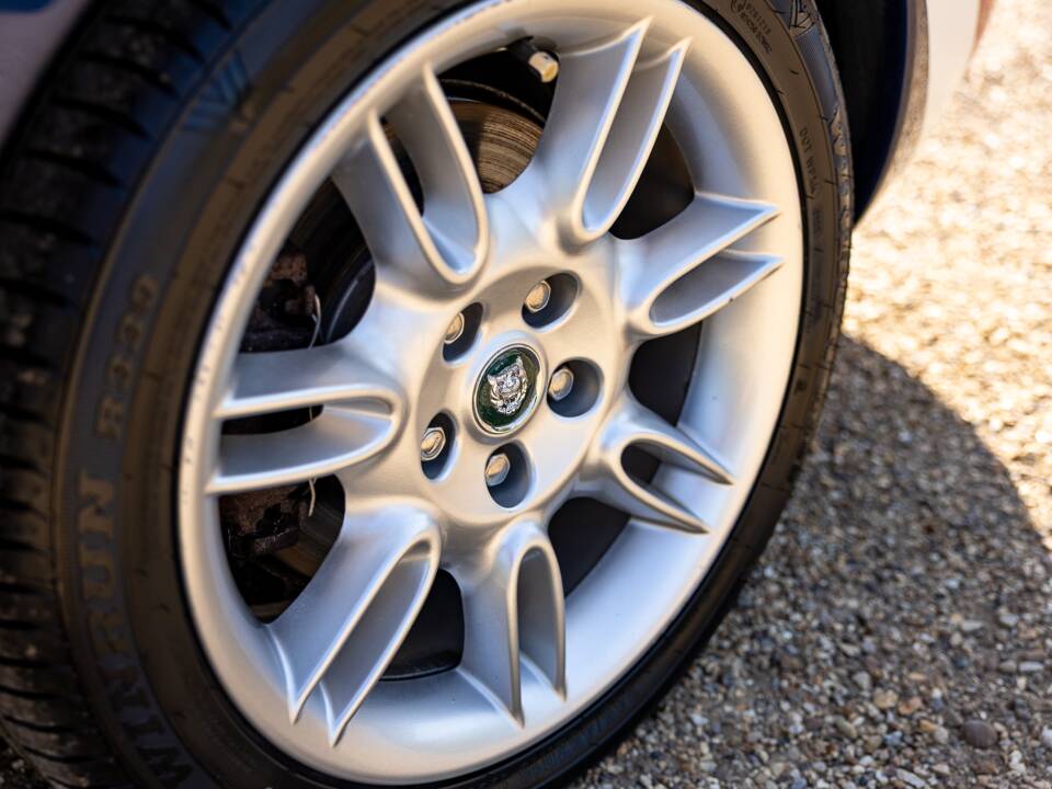 Immagine 20/42 di Jaguar XK8 4.0 (2001)