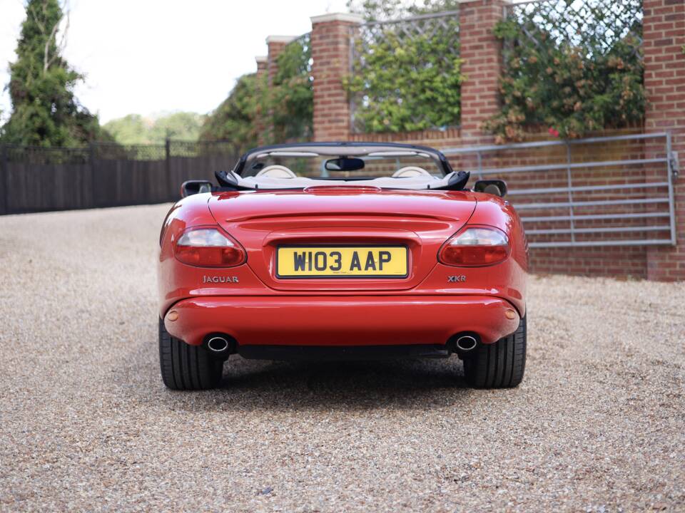 Image 9/50 de Jaguar XKR (2000)