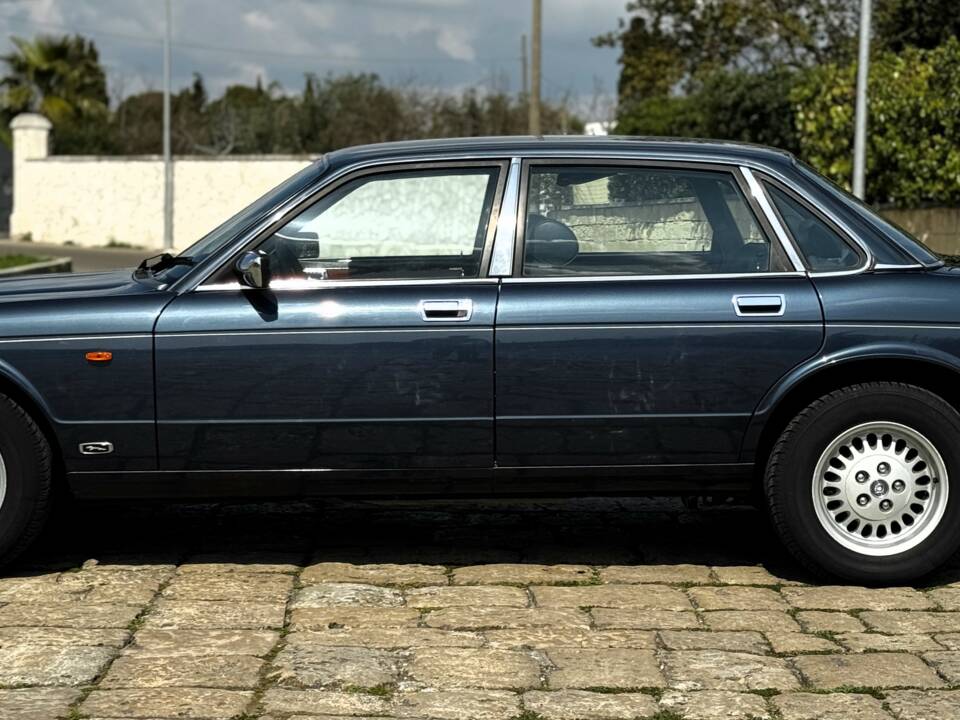 Imagen 9/33 de Jaguar XJ6 3.2 (1990)