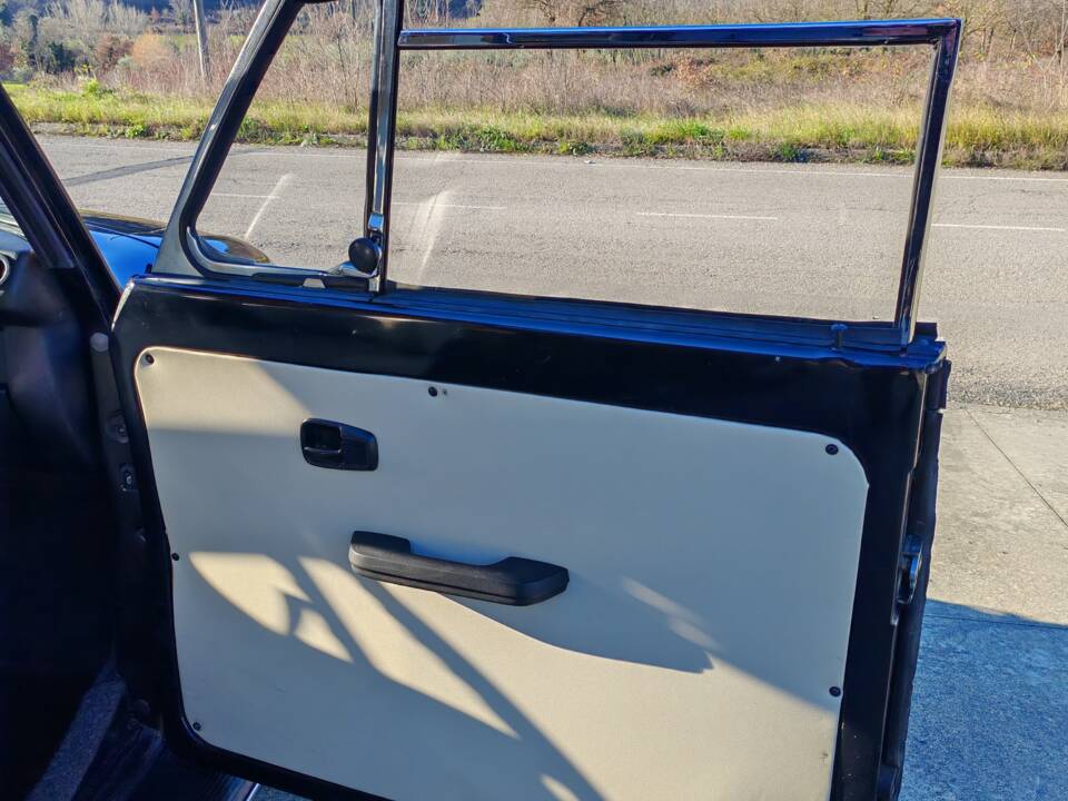 Bild 30/35 von Volkswagen Käfer 1303 LS (1975)