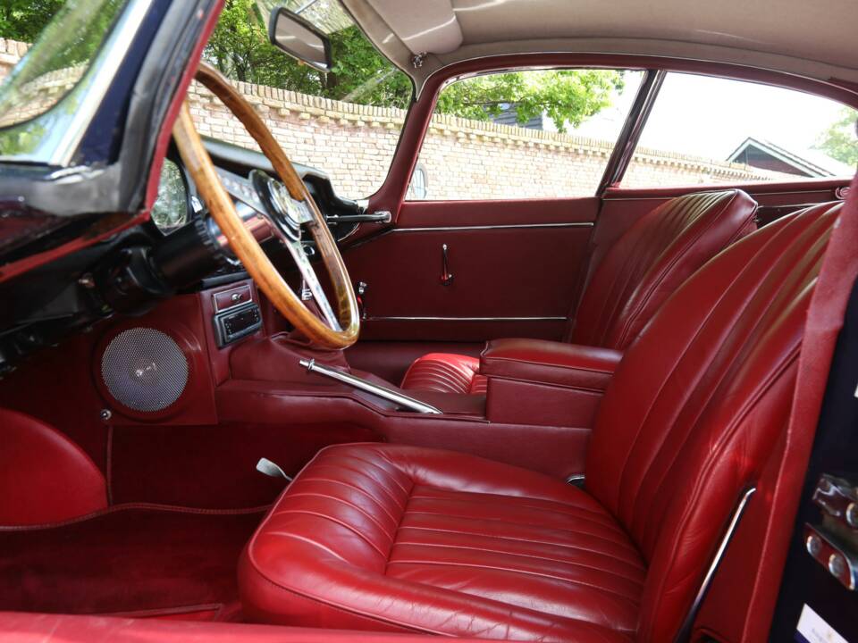 Imagen 30/50 de Jaguar E-Type 4.2 (1964)