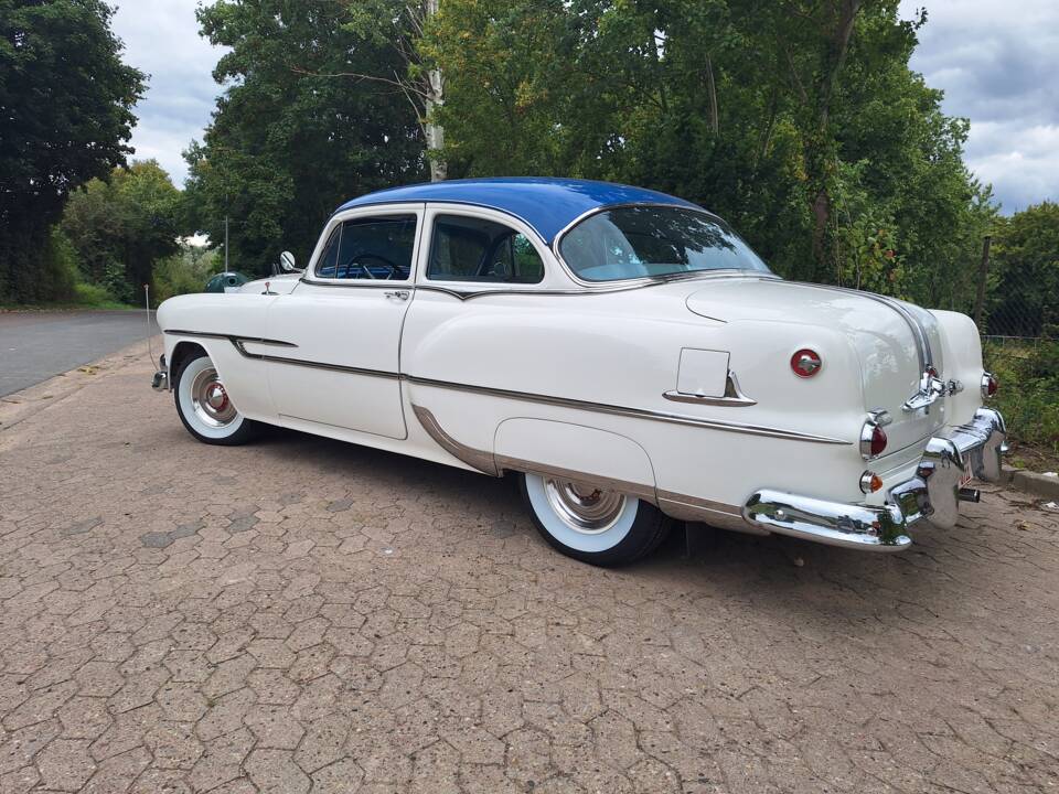 Image 4/17 of Pontiac Chieftain (1953)