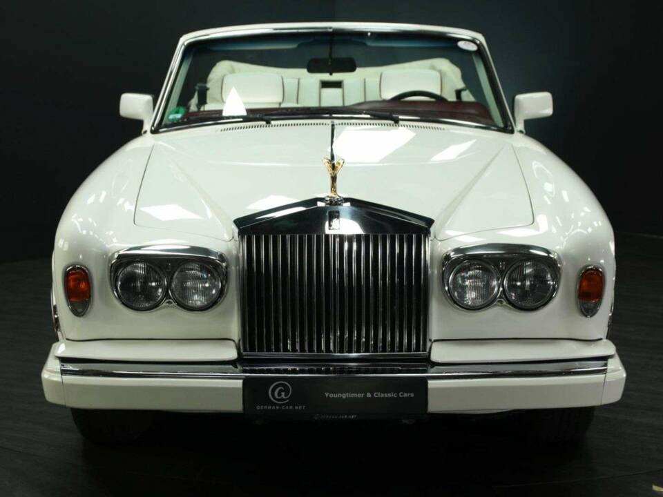 Image 8/50 of Rolls-Royce Corniche III (1991)