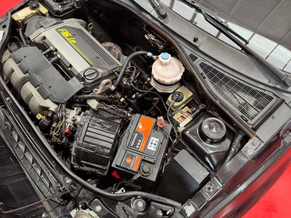 Immagine 22/23 di Renault Clio I 1.8 16V (1991)