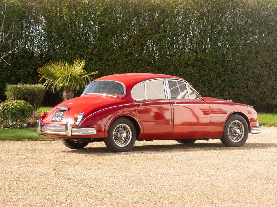 Image 12/50 of Jaguar Mk II 3.8 (1964)