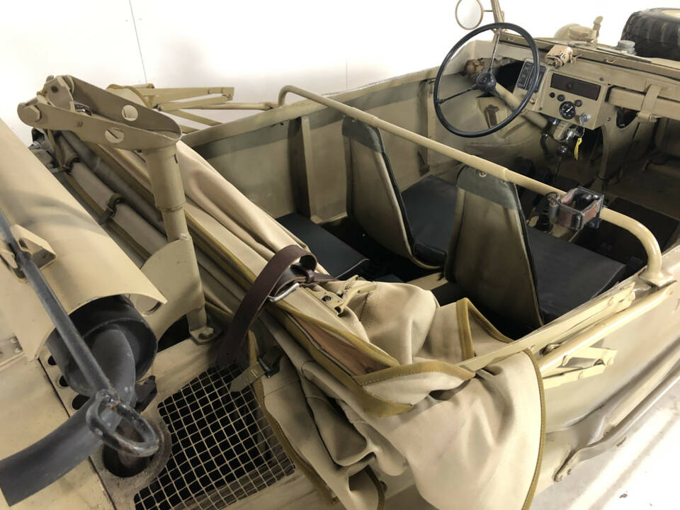 Image 25/28 of Volkswagen Schwimmwagen (1942)