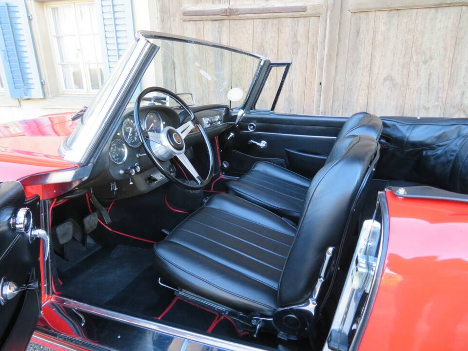 Image 7/23 of Alfa Romeo 2600 Spider (1966)
