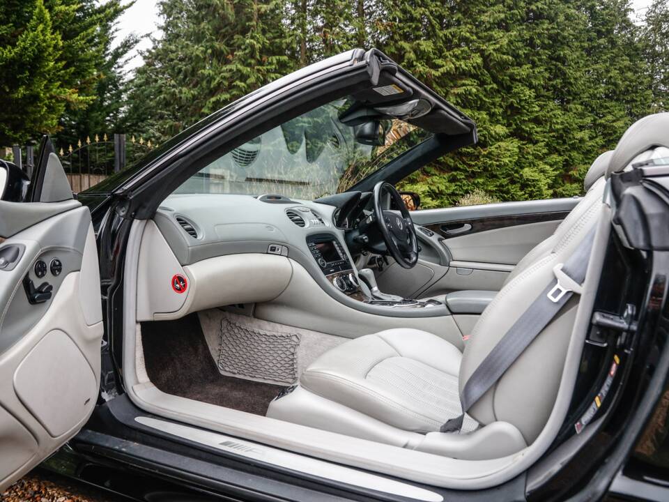 Immagine 35/46 di Mercedes-Benz SL 65 AMG (2005)