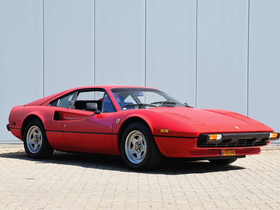 Image 24/61 of Ferrari 308 GTBi (1982)