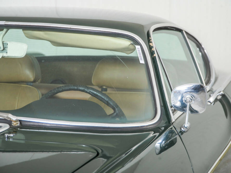Image 26/50 of Volvo 1800 E (1971)