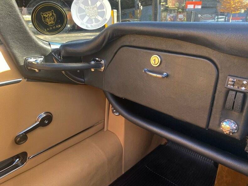 Afbeelding 40/50 van Jaguar E-Type V12 (1973)