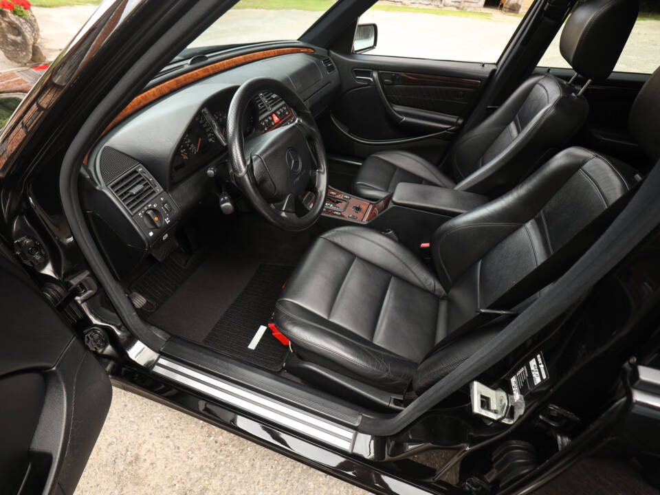 Bild 9/89 von Mercedes-Benz C 43 AMG T (1998)