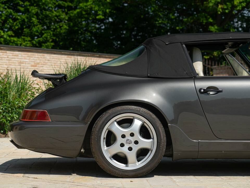 Immagine 13/50 di Porsche 911 Carrera 4 (1990)