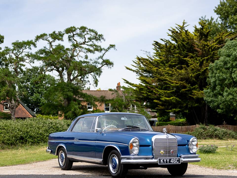 Bild 50/50 von Mercedes-Benz 300 SE (1965)