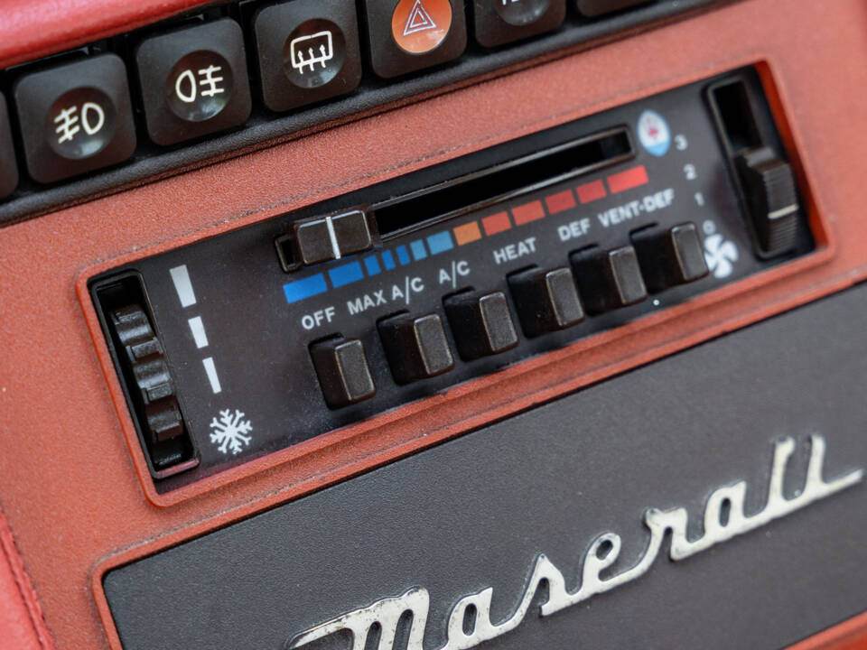 Bild 40/71 von Maserati Biturbo Si (1987)