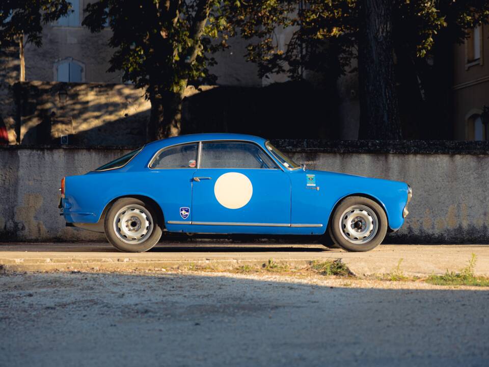 Image 6/24 of Alfa Romeo Giulietta Sprint (1960)