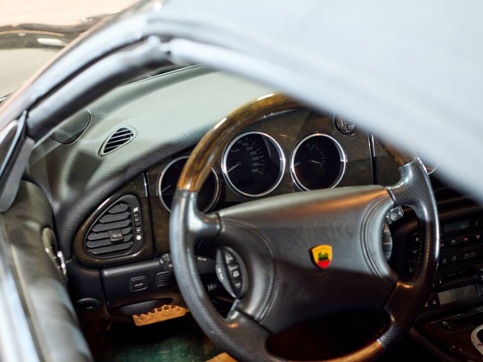 Bild 46/55 von Jaguar XKR (2000)