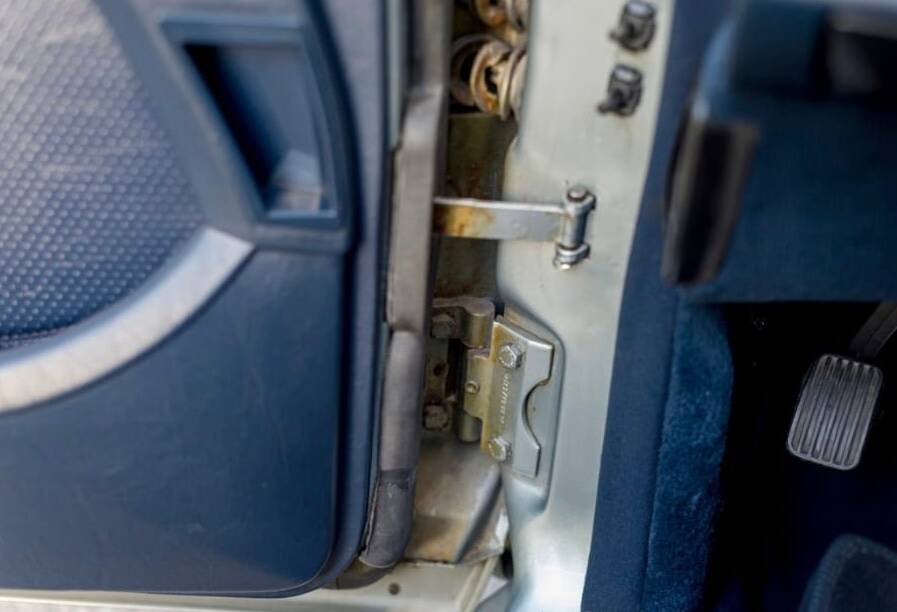 Image 94/100 of Mercedes-Benz 500 SEL (1983)