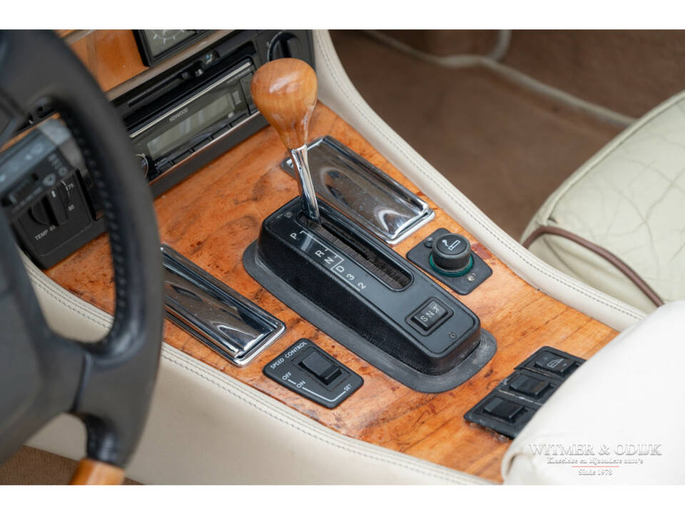 Image 26/35 of Jaguar XJS 4.0 (1995)