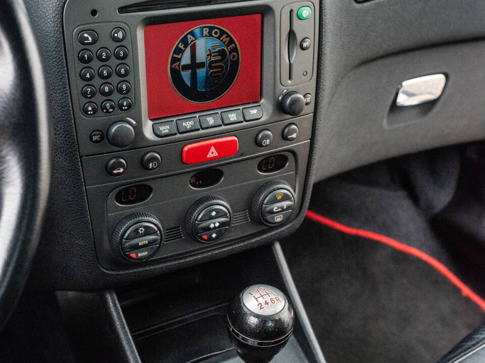 Image 29/36 of Alfa Romeo 147 3.2 GTA (2003)