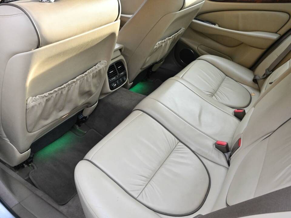 Image 50/50 of Jaguar XJ 8 4.2 (2006)